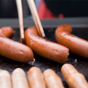 В красноярской «Ленте» нашли опасные колбаски и молочку «из будущего»