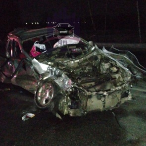 Женщина-водитель погибла в жутком массовом ДТП с грузовиками на трассе