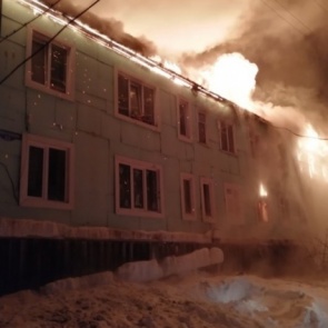 В ночь на понедельник на севере края вспыхнул многоквартирный жилой дом