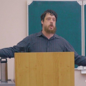 «Иначе придется импортировать китайцев»: Джастас Уолкер призвал красноярских студентов идти в фермеры