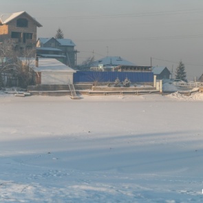 Владелец банного комплекса на плотине: «Да, незаконно, но людям отдыхать негде»