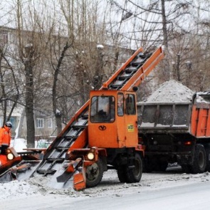 Глава Ачинска Илай Ахметов потребовал усилить меры по своевременной расчистке дорог в новогодние праздники