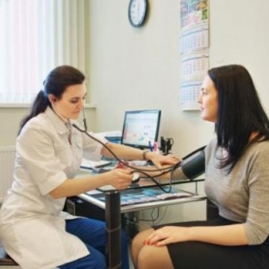 График работы городских больниц и поликлиник в праздничные дни