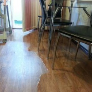 Квартиру норильчанина несколько раз затопило канализацией. Отсудил почти 100 тысяч на ремонт