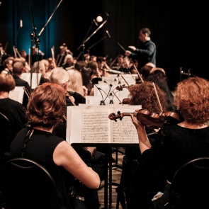 Красноярский симфонический оркестр перенес концерты в США из-за проблем с оформлением виз