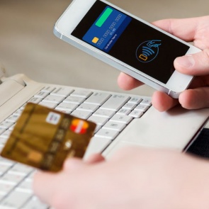 Крепко спящий житель Козульки затопил квартиру своей соседки и чуть не лишился из-за этого машины