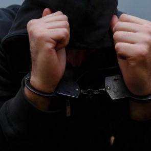 Продавщица из Тасеево отдала выручку магазина напавшему на ее мужа грабителю