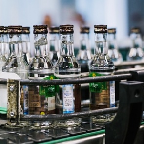 Названы самые активно потребляющие водку регионы России