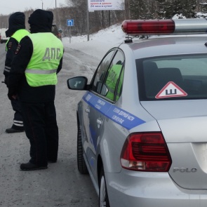 Дорожные полицейские предостерегают автолюбителей от последствий нетрезвого вождения автомобиля