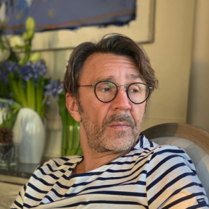 «За трамвай плачу я сам»: Шнуров ответил на предложение губернатора сделать его почетным гражданином Красноярска