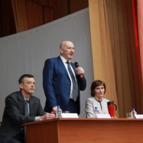 Бывшему ректору и проректору медвуза предъявлено обвинение