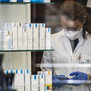 В России предрекли подорожание лекарств из-за коронавируса