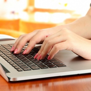 Жительница Хакасии познакомилась в интернете с «американцем» и перевела ему 780 тысяч в надежде на дорогой подарок