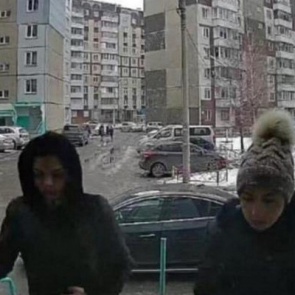 «Входят в доверие»: в родительских чатах сообщают о кражах у школьников