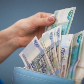 Красноярская пенсионерка за пять лет обналичила 24 млн рублей