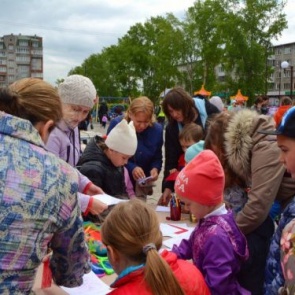 В Ачинске началась подготовка к летним детским праздникам: объявлены торги по закупке сладостей