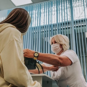 В крае формируют перечень лабораторий, которые будут делать анализ на коронавирус