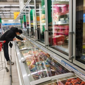 Роспотребнадзор рассказал, как правильно покупать еду в карантин