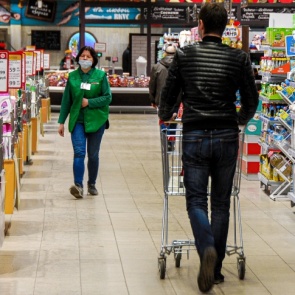 «Выходной месяц добьёт малый бизнес»: эксперты — о продлении «каникул» из-за пандемии коронавируса