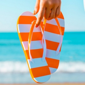 4 причины не носить резиновые шлепанцы