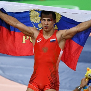 Нурмагомедов предложил двукратному чемпиону ОИ по борьбе Власову выступать в UFC