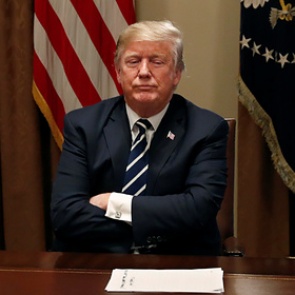 Трамп объявил положение «масштабного бедствия» во всех штатах США