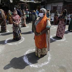 Университет Хопкинса скорректировал данные о заболевших коронавирусом в мире