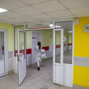 Мужчина 4 дня страдал дома от боли в животе из-за страха вируса. У него оказался аппендицит