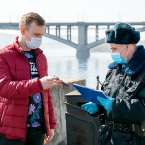 «Люди решат, что насиделись дома»: главный санитарный врач края о режиме изоляции на майских праздниках