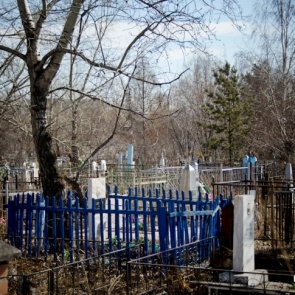 Запрет на посещение кладбищ продлен до конца месяца