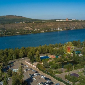 «Пусть набивают свои шишки»: владелица «Острова сокровищ» о строительстве аттракционов у них под боком