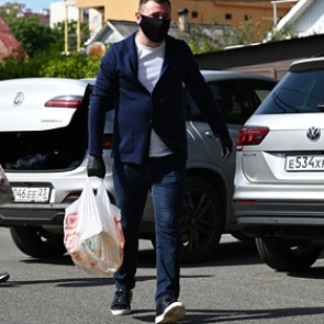 Россиян научили правильно обрабатывать продукты от коронавируса