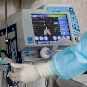 Врачи показали, как выглядят легкие больных с коронавирусом