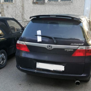 «Твои детишки останутся сиротами»: анонимы терроризируют жителей Академгородка жуткими записками и прокалывают шины