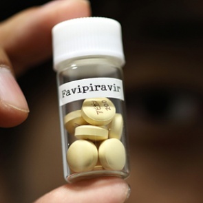Минздрав одобрил первое в России лекарство от коронавируса