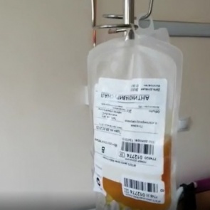 В Красноярск из Москвы привезли плазму людей, переболевших ковидом. Ею будут лечить тяжелых пациентов