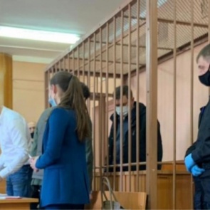 Петицию за освобождение начальника цеха, где произошел разлив топлива, подписали больше 4 тысяч человек