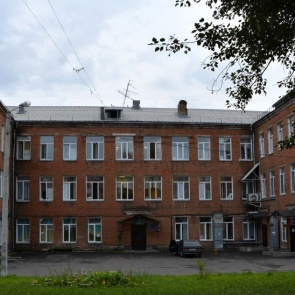 Роддом красноярской 20-й больницы остановил прием рожениц из-за коронавируса у сотрудниц