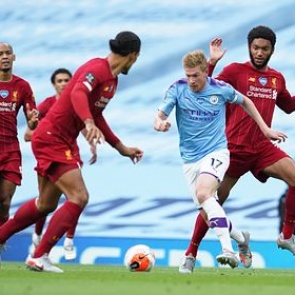 «Ливерпуль» крупно проиграл «Манчестер Сити» в первом матче после победы в АПЛ