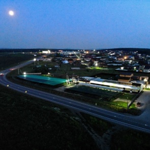 На аварийно-опасном участке трассы под Красноярском впервые синхронно подсветят разметку