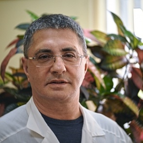 Доктор Мясников назвал способ избавления от бессонницы