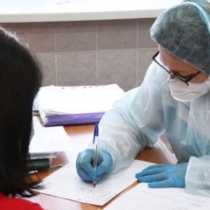 В августе больницы Ачинска переходят на плановый режим работы