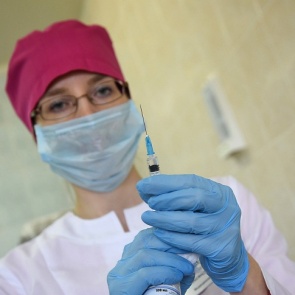 Разработчик вакцины от коронавируса рассказал, когда в России закончится эпидемия