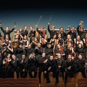 В виртуальном концертном зале замена исполнителей – для ачинцев проведут трансляцию выступления Российского национального молодежного симфонического оркестра