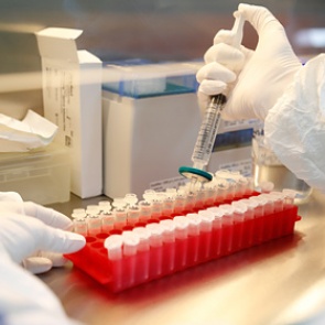 Инфекционист назвал правильные способы проверки на коронавирус