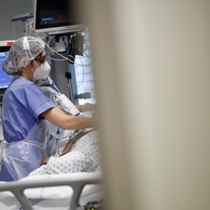 Российский врач обнаружила психические расстройства у больных COVID-19