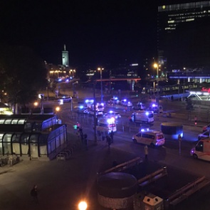 Боец ММА спас полицейского и пожилую женщину во время теракта в Вене