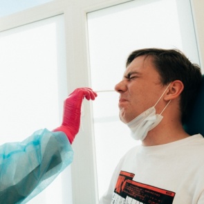 Треть тестов на коронавирус дают ошибки