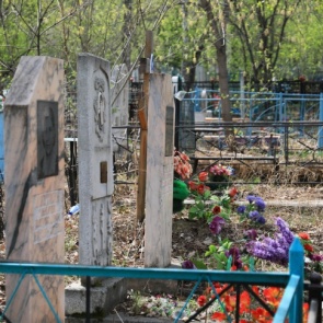 Что нужно делать, когда умер близкий. А если у него коронавирус? Инструкция