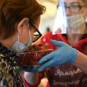 В Роспотребнадзоре обозначили средний срок потери обоняния при коронавирусе